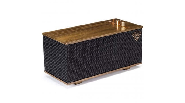 Loa Klipsch The One màu gỗ có thiết kế gọn gàng, cho phép dễ dàng di chuyển