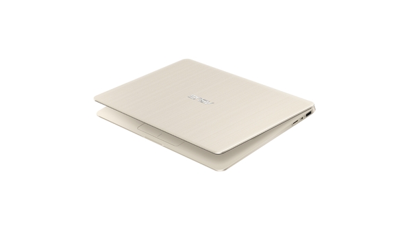 Laptop ASUS S410UN-EB022T đóng màn hình