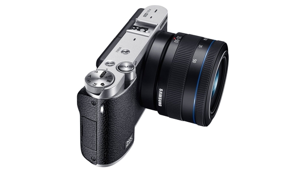 1243407-SAMSUNG-EV-NX3000BOIVN-2