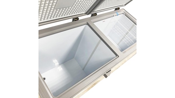 Tủ đông Sanaky Inverter 260 lít VH-3699W4K mặt trong bên trái