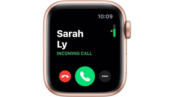 apple-watch-s5-gps-40mm-gold-pink-sand-sport-band-3