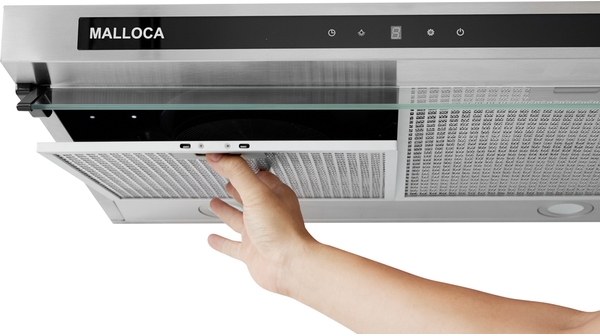 Máy hút mùi Malloca H342.7TC thao tác gỡ lưới lọc dễ dàng