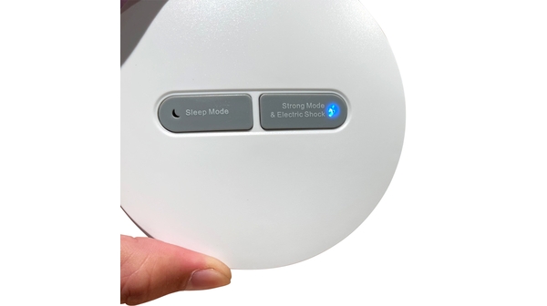 Đèn diệt côn trùng đa năng Comet CM068 mặt trên