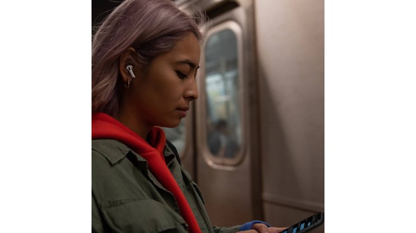 Tai nghe Bluetooth Apple AirPods Pro MagSafe MLWK3ZP/A tổng quan