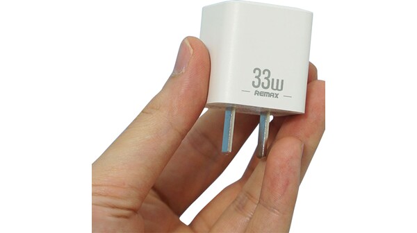 Củ sạc nhanh 2 cổng 33W Remax RP-U26