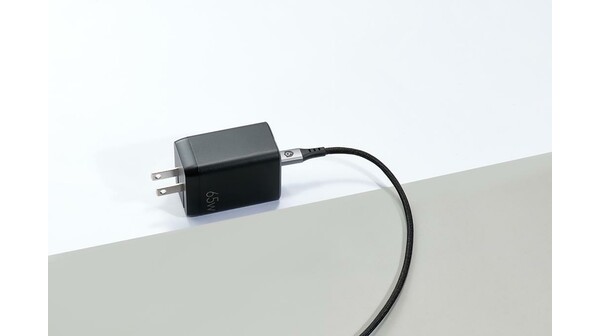 Củ sạc 9Fit PD 65W 1A2C GaN 9FAC002B Đen