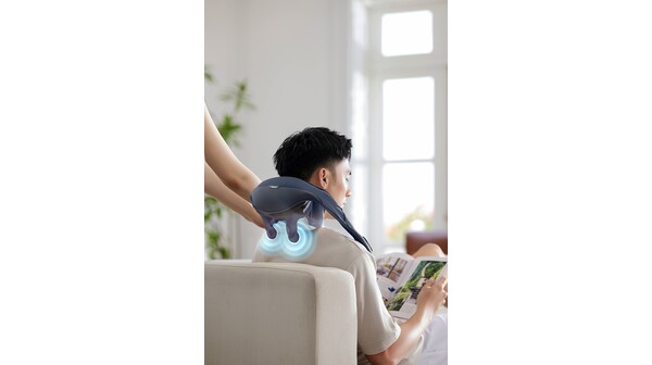 10058358-Máy massage cổ vai gáy Philips PPM3522-