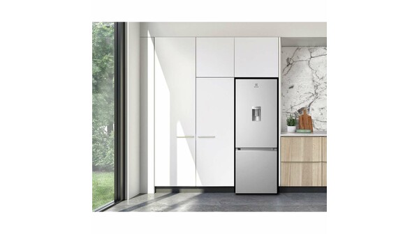 Tủ lạnh Electrolux Inverter 308 lít EBB3442K-A tổng quan