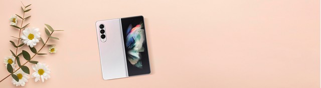 Điện thoại Samsung Galaxy Z Fold 3 256GB Bạc máy mở mặt sau