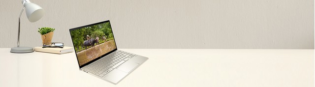 Laptop HP Envy 13-BA1535TU i-71165G7 (4U6M4PA) mặt chính diện